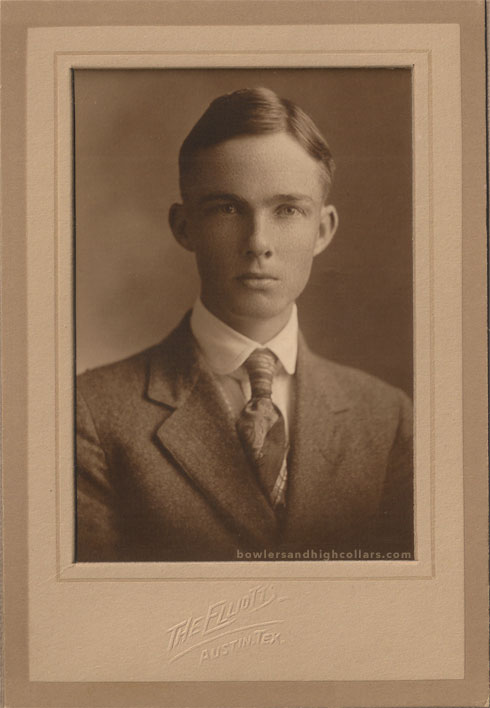 cabinet-the-elliotts